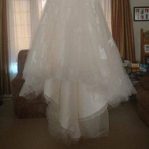 Enzoani Fatima Wedding dress size 2